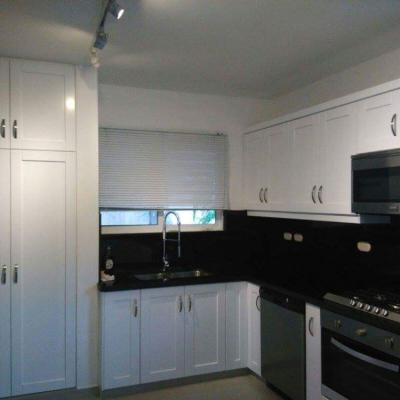 16. Kitchen 01