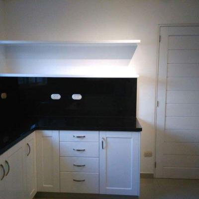 16. Kitchen 03