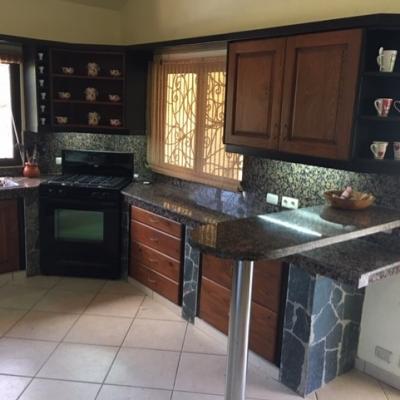 27. Kitchen 01