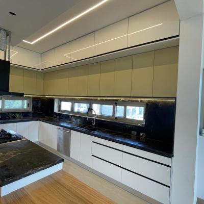 42. Kitchen 03